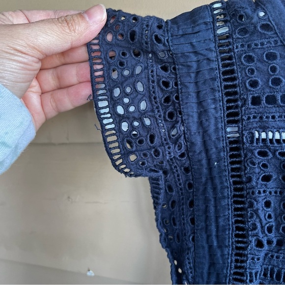 LOFT Eyelet Cap Sleeve Top - Women's Size S (THIS SHIRT IS NAVY BLUE) - Picture 5 of 7